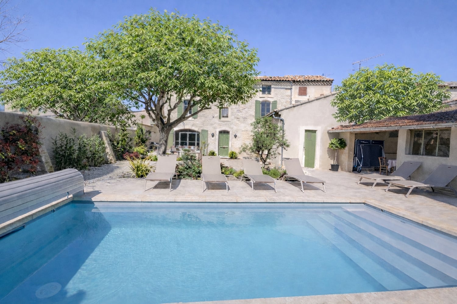 Maison de vacances à Bouches-du-Rhône avec piscine privée chauffée Maison de vacances à Bouches-du-Rhône avec piscine privée chauffée