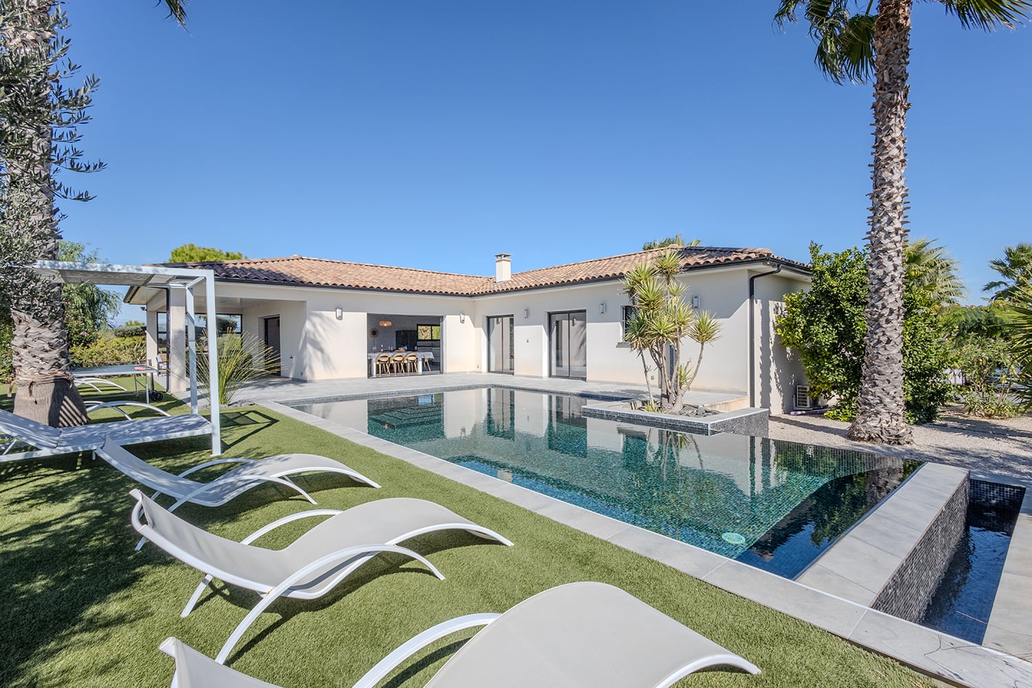 Villa à louer à Servian avec piscine privée Villa à louer à Servian avec piscine privée